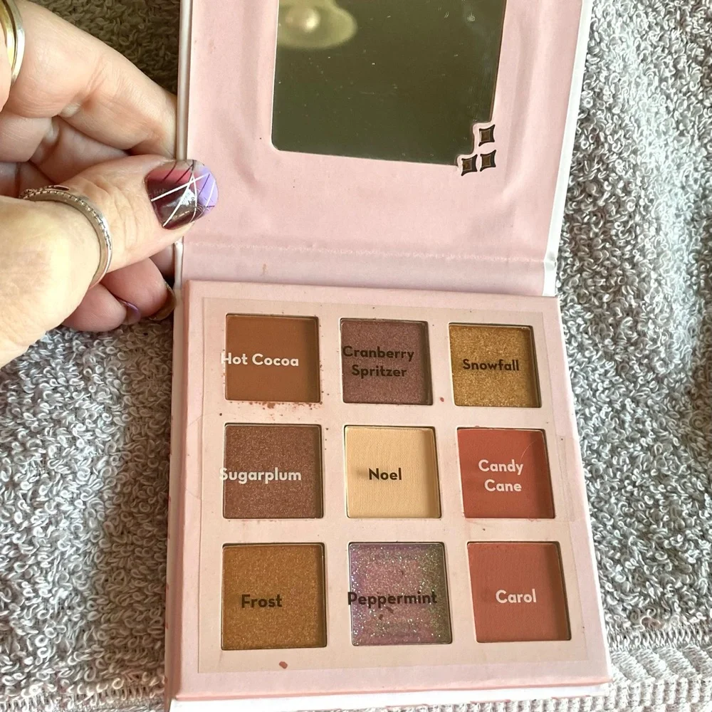 5/$25 Pixie 9 Color Holiday Eyeshadow Palette Matte and Shimmer Shades new